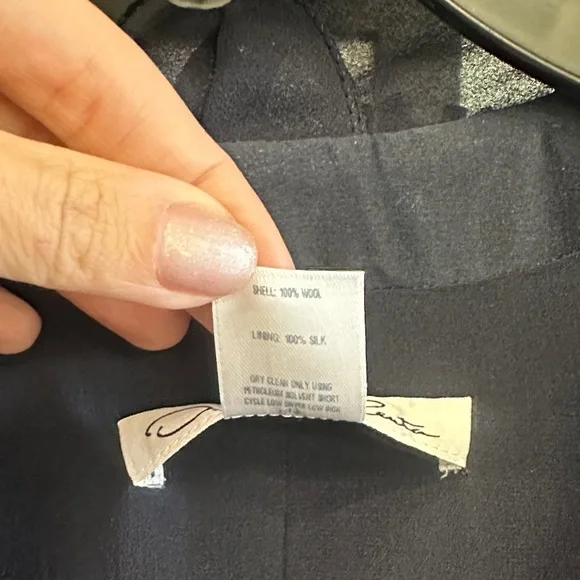 Oscar de la Renta Navy Ruffle Blouse - Picture 4 of 4